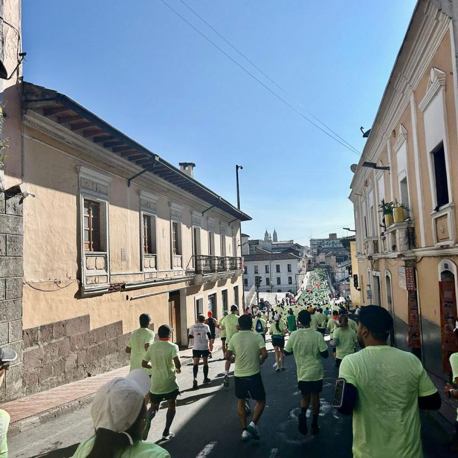 La carrera 15k es una carrera popular que se celebra cada año en la capital ecuatoriana. Su primera edición se celebró el 28 de febrero de 1960. 