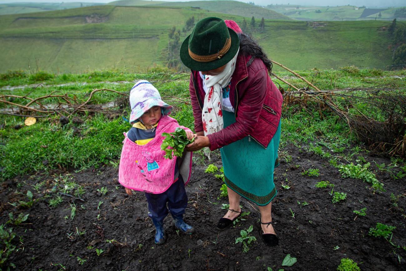 Madre e hija indígenas