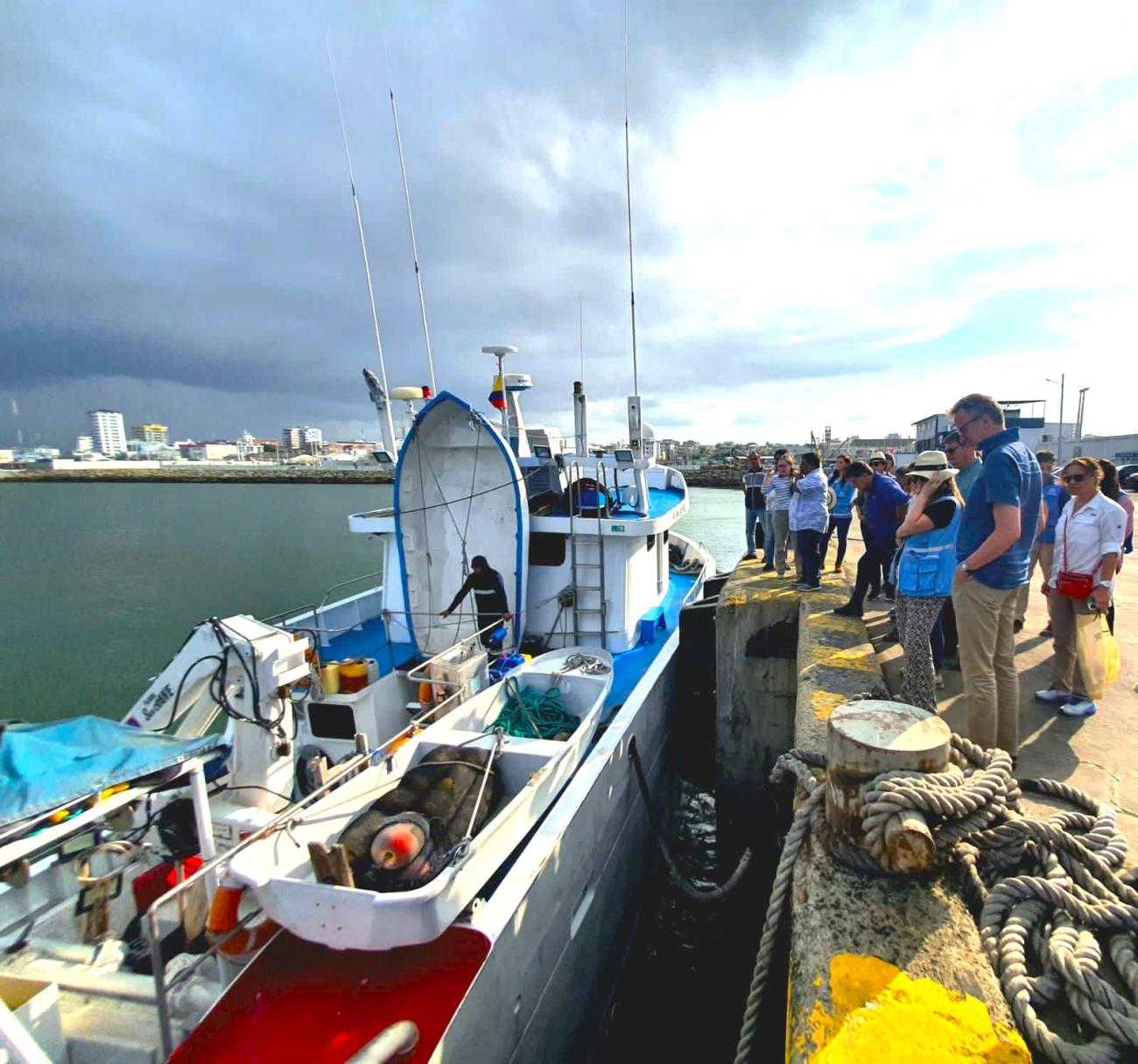 Equipo país de ONU Ecuador en puerto pesquero de Manabí