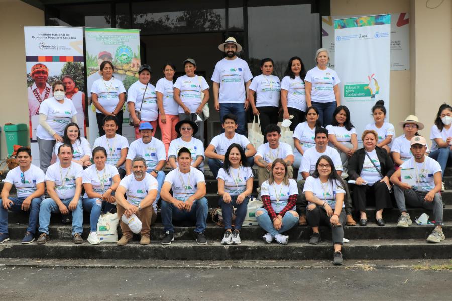 Integrantes de organizaciones agrícolas e instituciones públicas participando en el proceso formativo para facilitadores, en Morona Santiago.