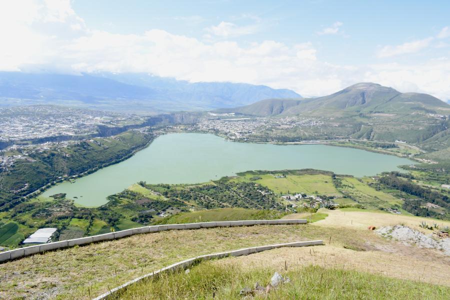 Vista de la laguna de Yahuarcocha, en la provincia de Imbabura, Ecuador.