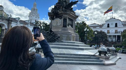 Recorriendo el Centro Histórico de Quito, que es considerado como el más grande y mejor conservado de América. Fue declarado Patrimonio de la Humanidad por la UNESCO en 1978. 